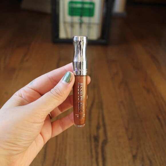 Assorted Cosmetic Bundle: Lip Gloss & Satin Ink Lip Colors - Picture 10 of 11